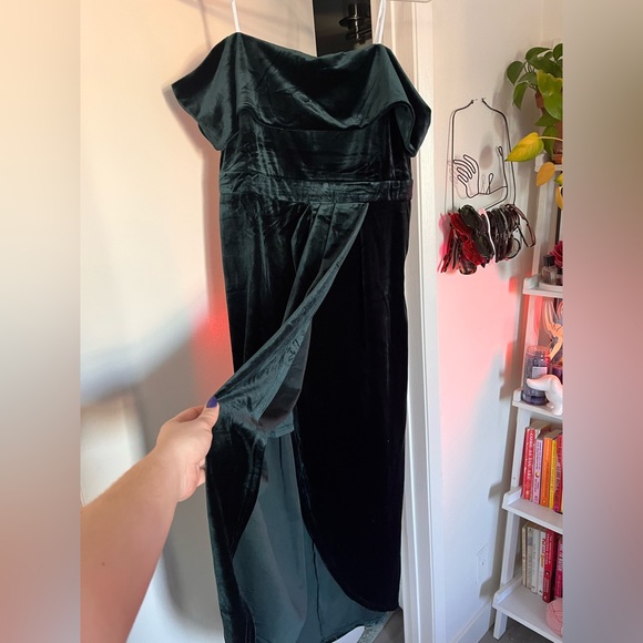 Lulu “I’m Enchanted” emerald green maxi dress - Picture 3 of 5